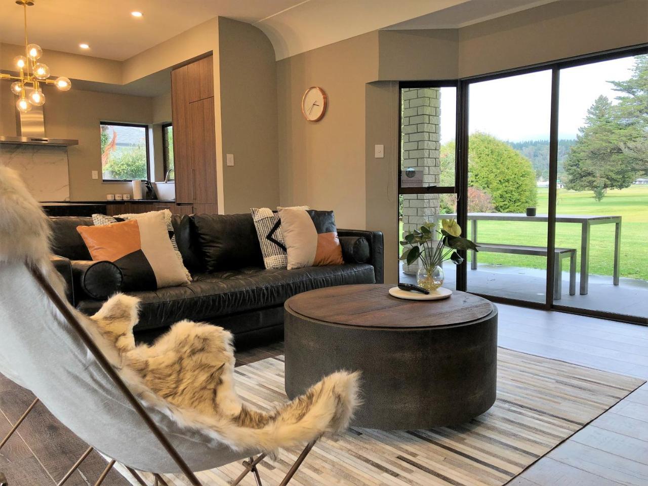 Luxury K-Lodge With Golf Course View-ロトルア エクステリア 写真